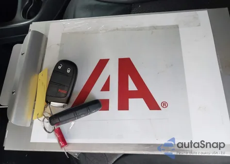 2018 Dodge Journey Crossroad z USA, uszkodzony, nr VIN 3C4PDCGG0JT166725